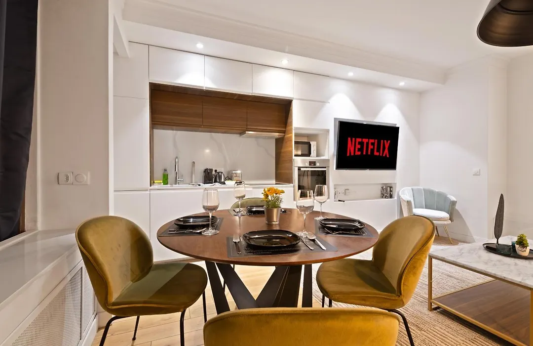 Appartement Quartier Arc De Triomphe 4 Free Netflix-1
